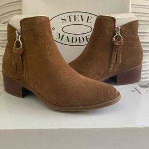 Steve Madden tan suede booties. Size 7.5